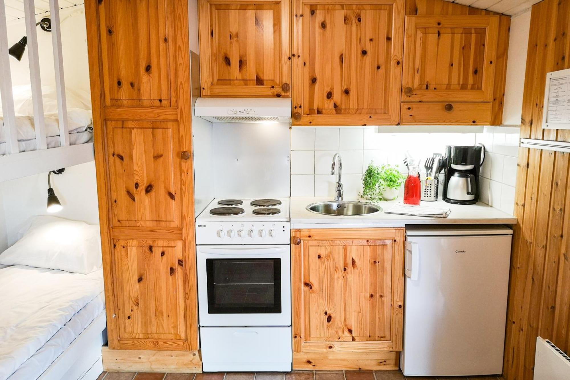 Arjaeng Camping & Stugor Sommarvik Room photo