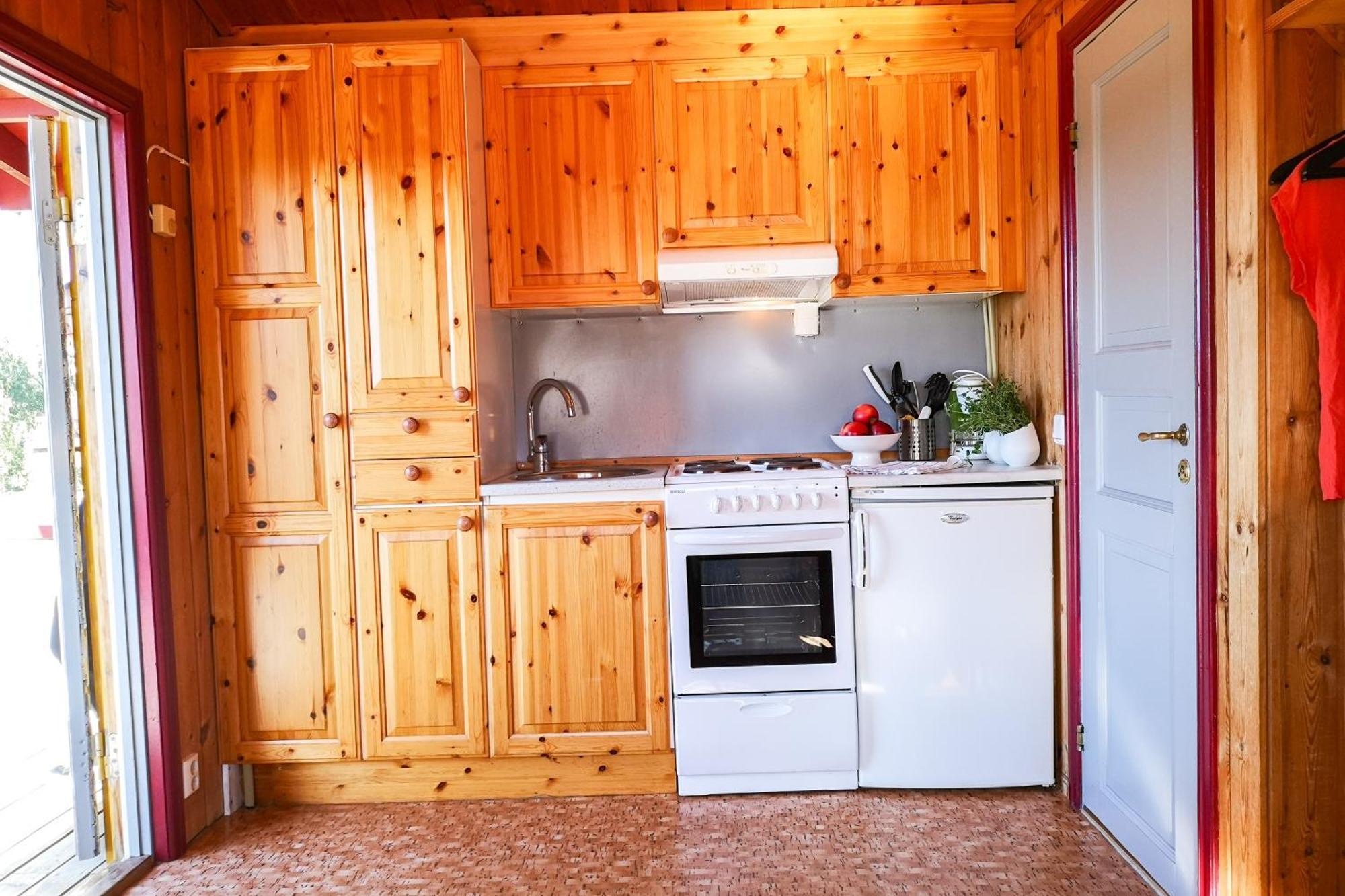 Arjaeng Camping & Stugor Sommarvik Room photo